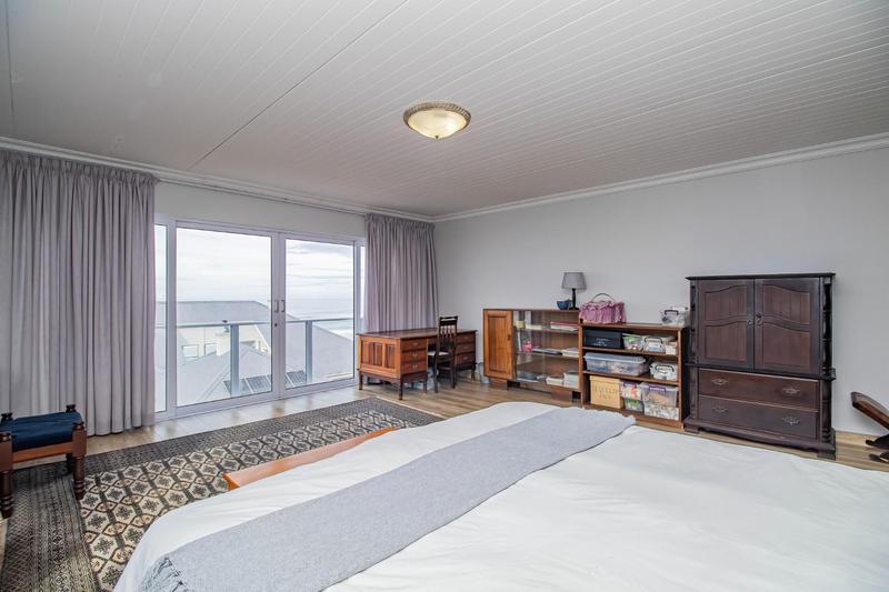 9 Bedroom Property for Sale in Outeniqua Strand Western Cape